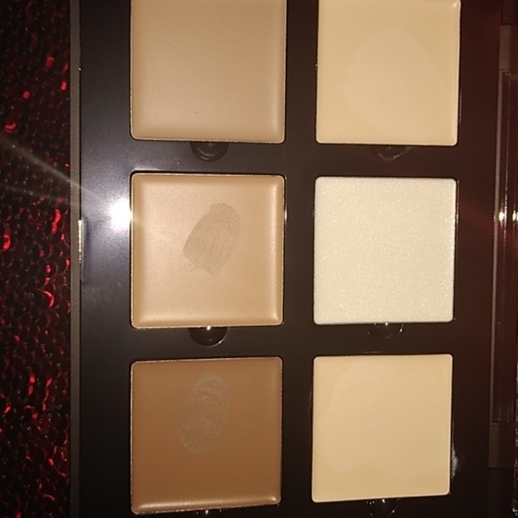 Anastasia Beverly hills light cream contour kit - Picture 2 of 3